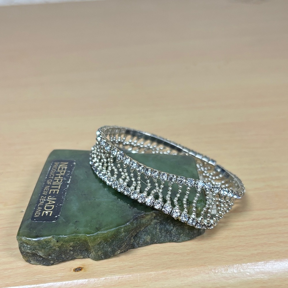 Silver Crystal Cascade Stretch Bracelet - Elegant Silver Sparkle